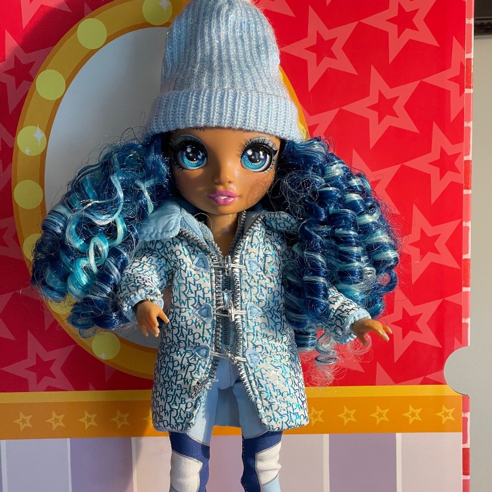 Rainbow High Doll Skylar Bradshaw-2019- Winter Break